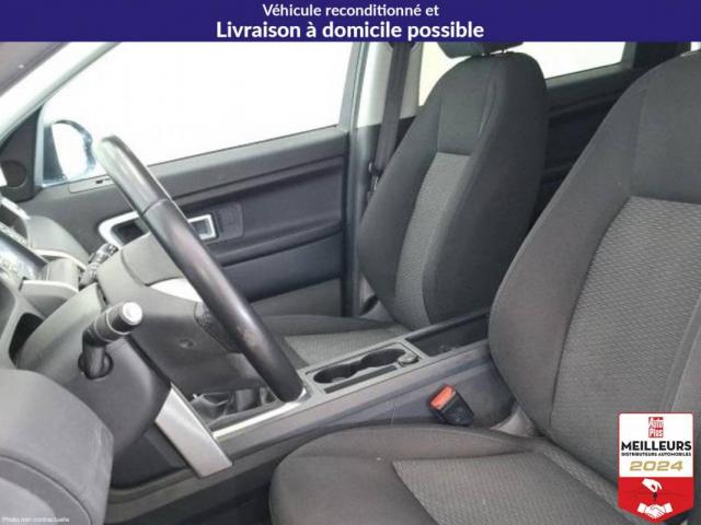 Land Rover Discovery Sport image 2