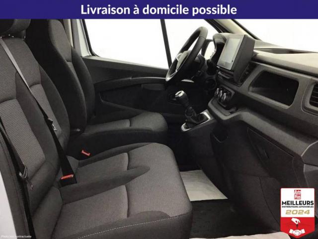 Renault Trafic image 2