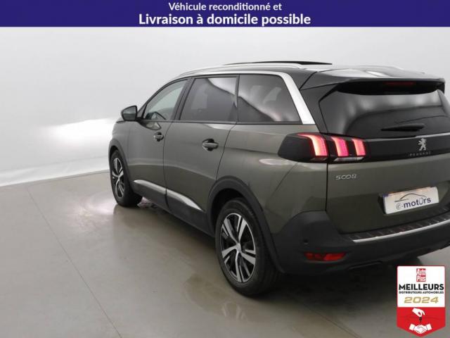 Peugeot 5008 image 1