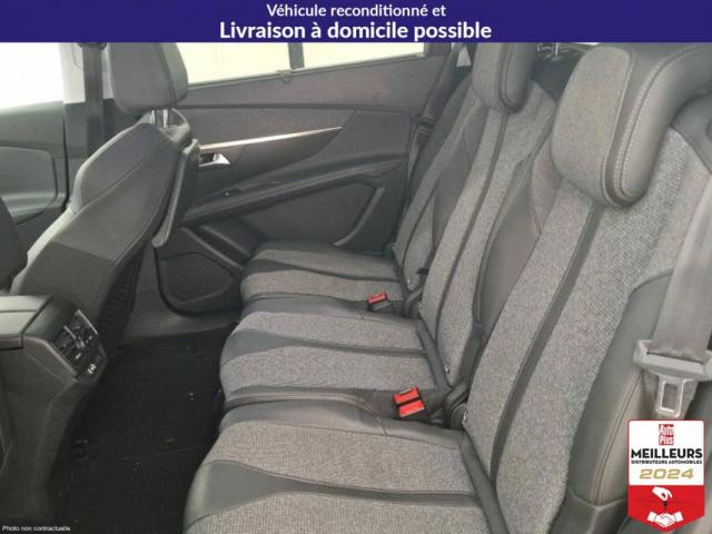 Peugeot 5008 image 1
