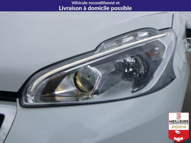 Peugeot 208 image 2