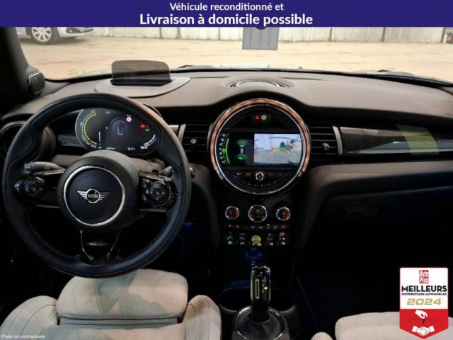 Mini Hatch image 3