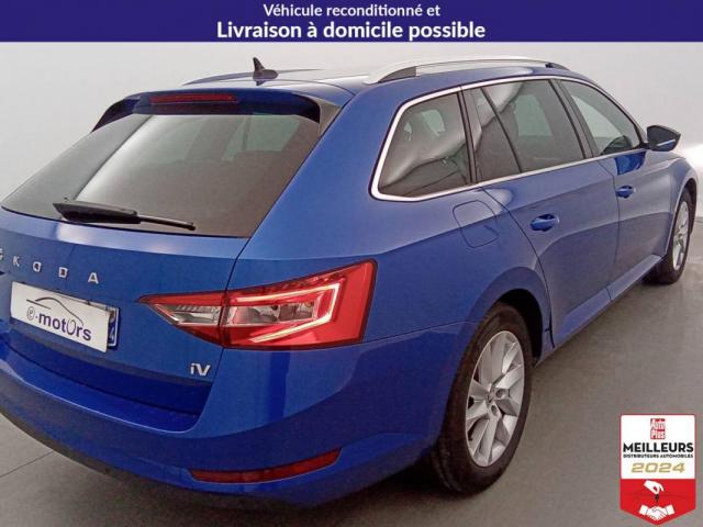 Skoda Superb Combi image 9