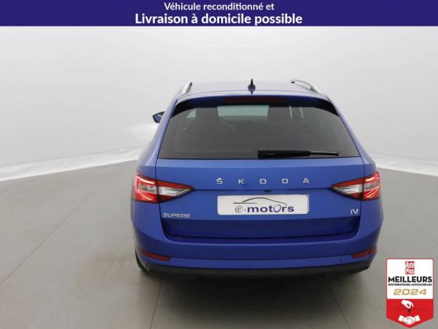 Skoda Superb Combi image 5