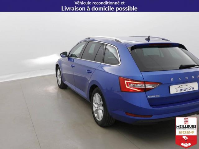 Skoda Superb Combi image 1