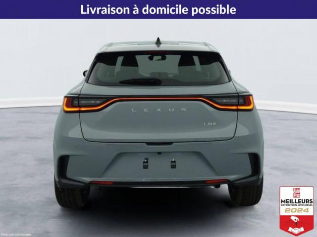 Lexus Lbx image 9