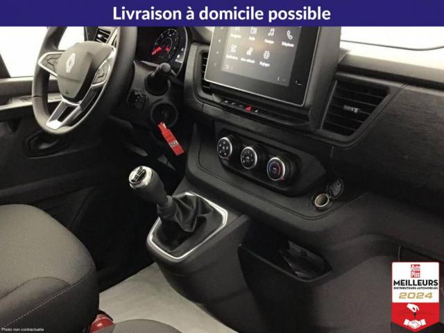 Renault Trafic image 2