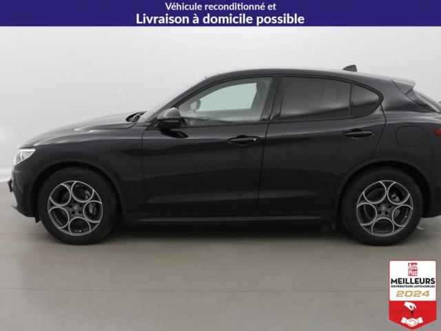 Alfa Romeo Stelvio image 9