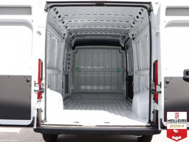 Peugeot Boxer image 2