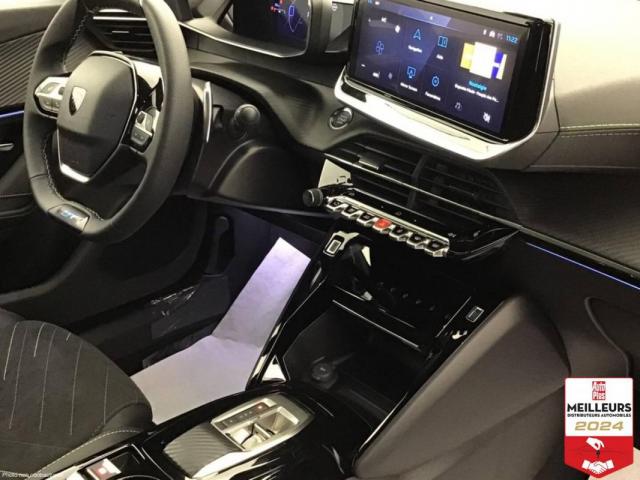Peugeot 2008 image 1