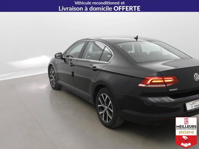 Volkswagen Passat image 9