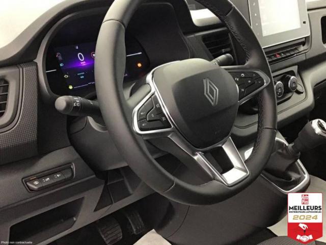 Renault Trafic image 2