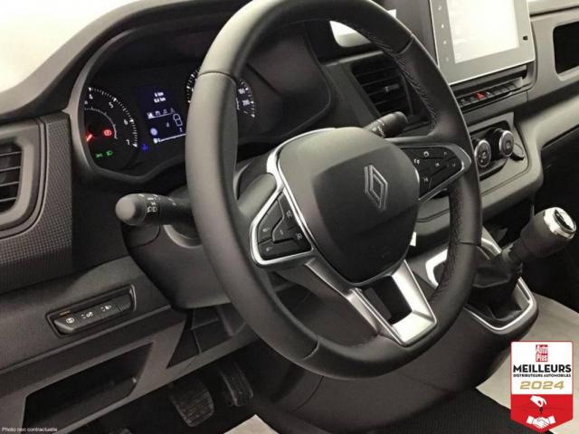 Renault Trafic image 2