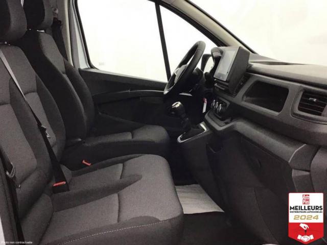 Renault Trafic image 1
