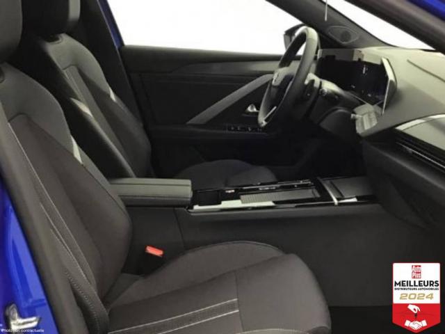 Opel Astra Sports Tourer image 1