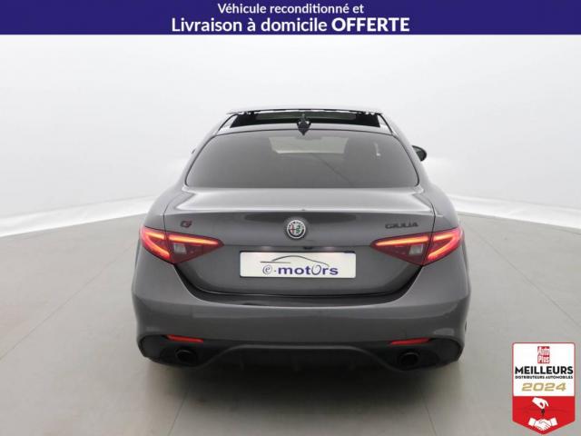 Alfa Romeo Giulia image 5