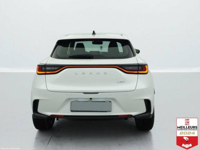 Lexus Lbx image 7