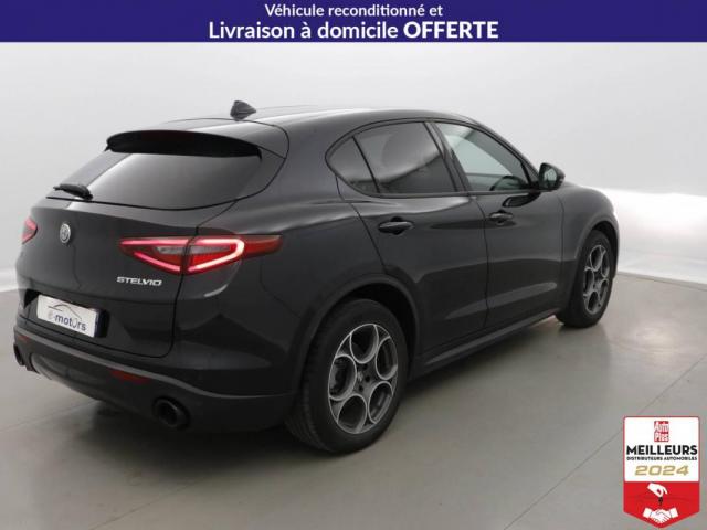 Alfa Romeo Stelvio image 5