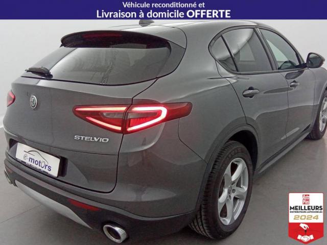 Alfa Romeo Stelvio image 1