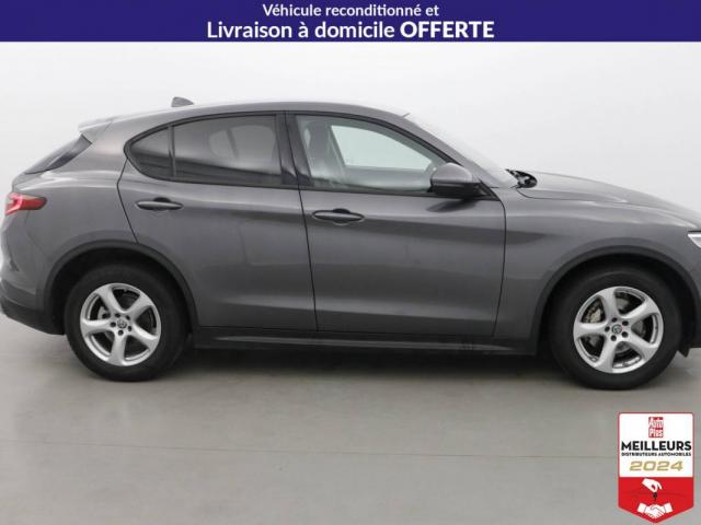 Alfa Romeo Stelvio image 5