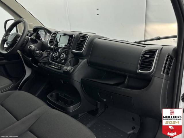 Peugeot Boxer image 1