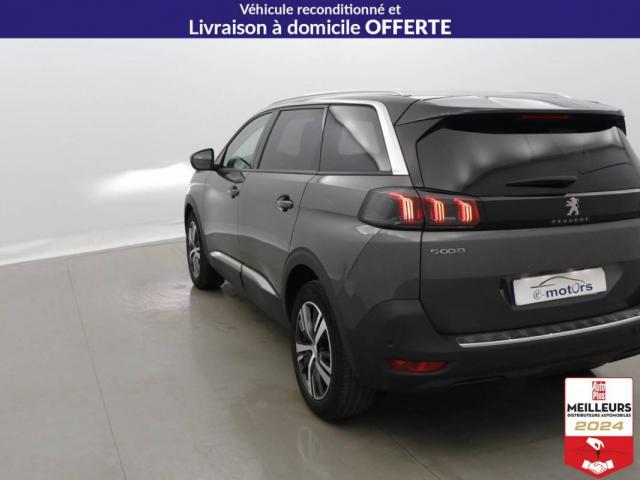 Peugeot 5008 image 1