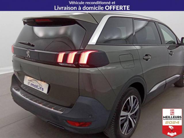 Peugeot 5008 image 1