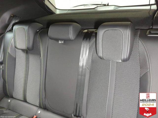 Peugeot 2008 image 3