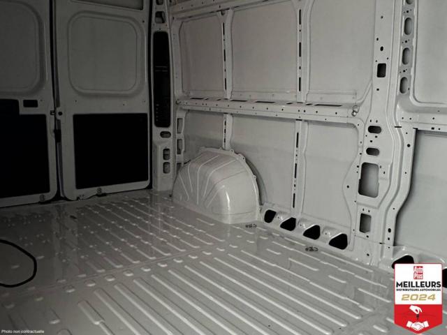 Peugeot Boxer image 2
