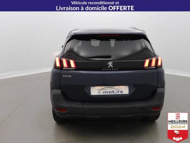 Peugeot 5008 image 1