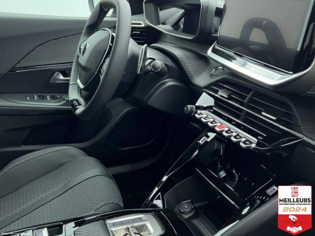 Peugeot 2008 image 2