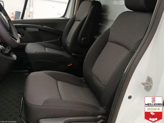 Renault Trafic image 9