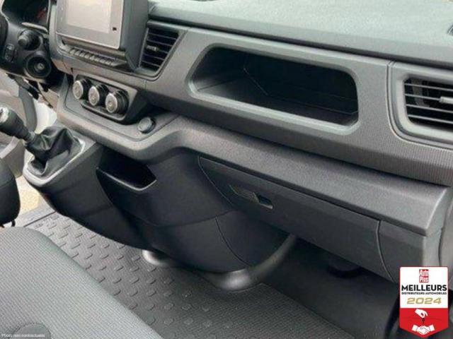 Renault Trafic image 2