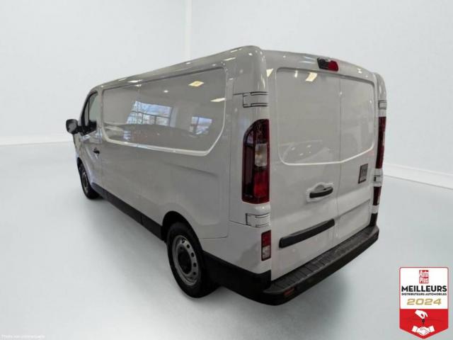 Renault Trafic image 2
