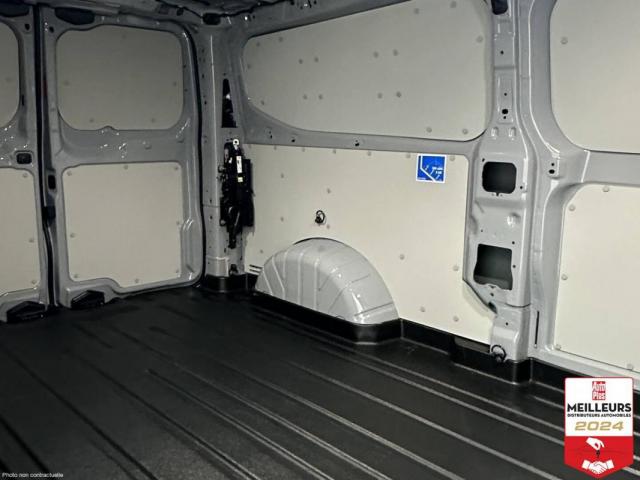 Ford Transit image 9
