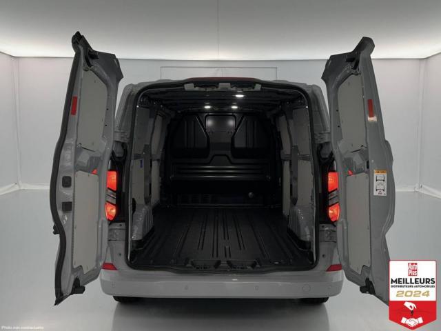 Ford Transit image 1