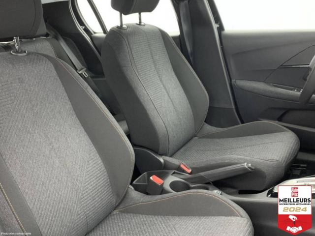 Peugeot 208 image 8