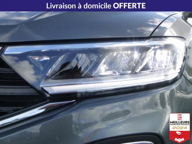 Volkswagen T-Roc image 2