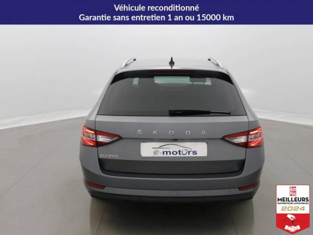 Skoda Superb Combi image 8