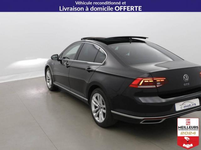 Volkswagen Passat image 1