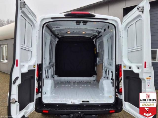 Ford Transit Courier image 4