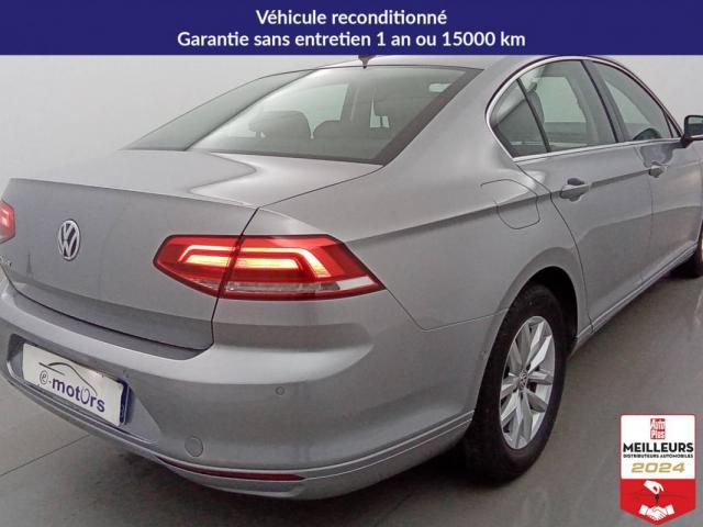 Volkswagen Passat image 9