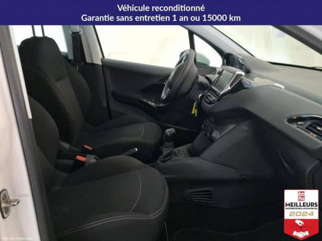 Peugeot 208 image 2