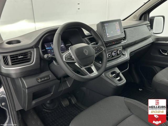 Renault Trucks Trafic image 8