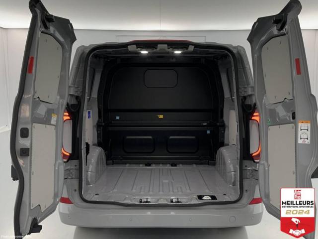 Volkswagen Transporter image 4