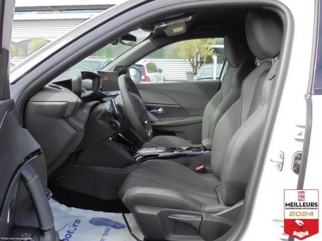 Peugeot 2008 image 1