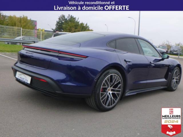 Porsche Taycan image 9