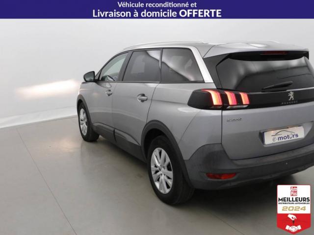 Peugeot 5008 image 2