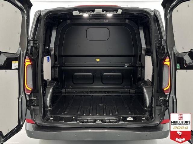 Volkswagen Transporter image 2