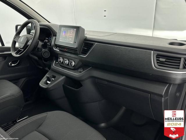 Renault Trucks Trafic image 3